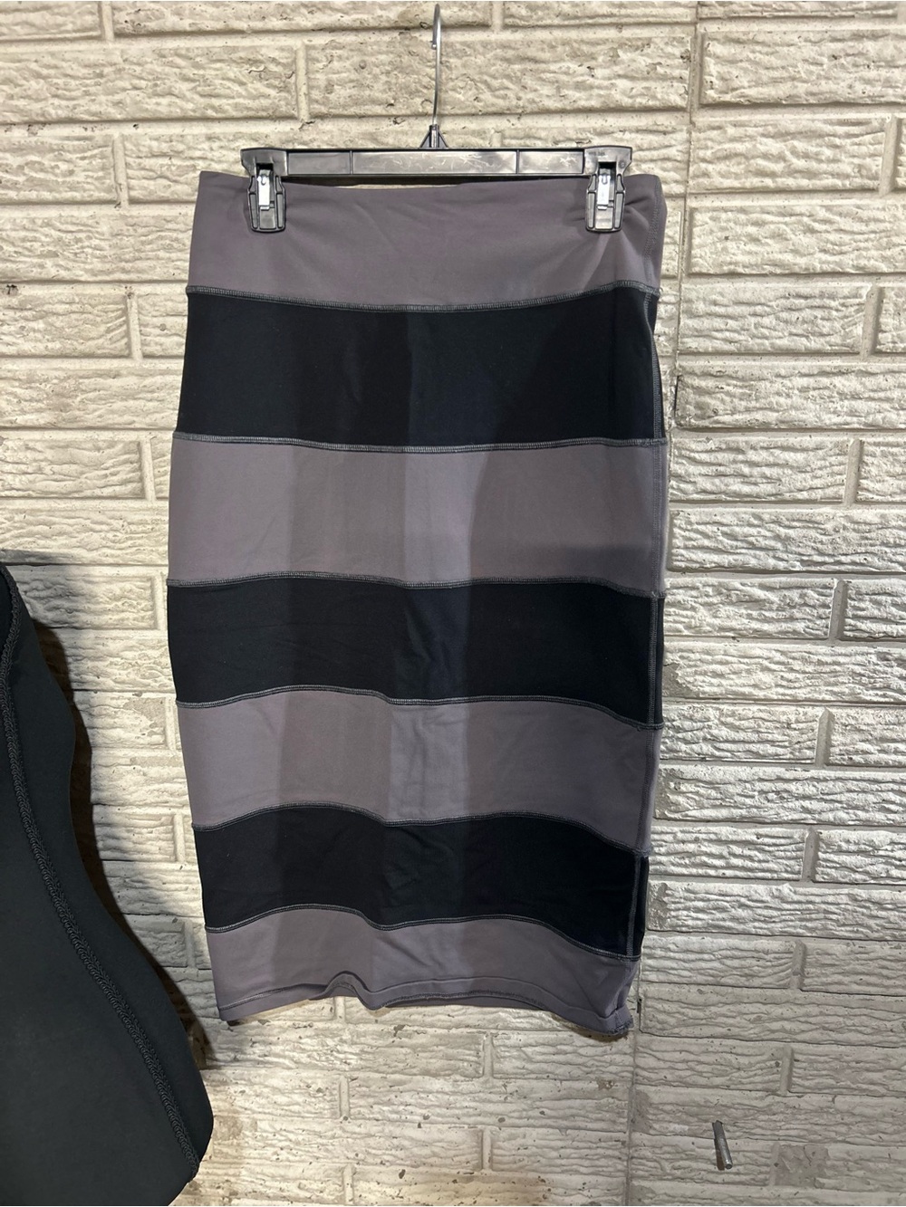 Lululemon Athletica Womens Black/Coal High Waisted Yoga Pencil Over Skirt Size 8